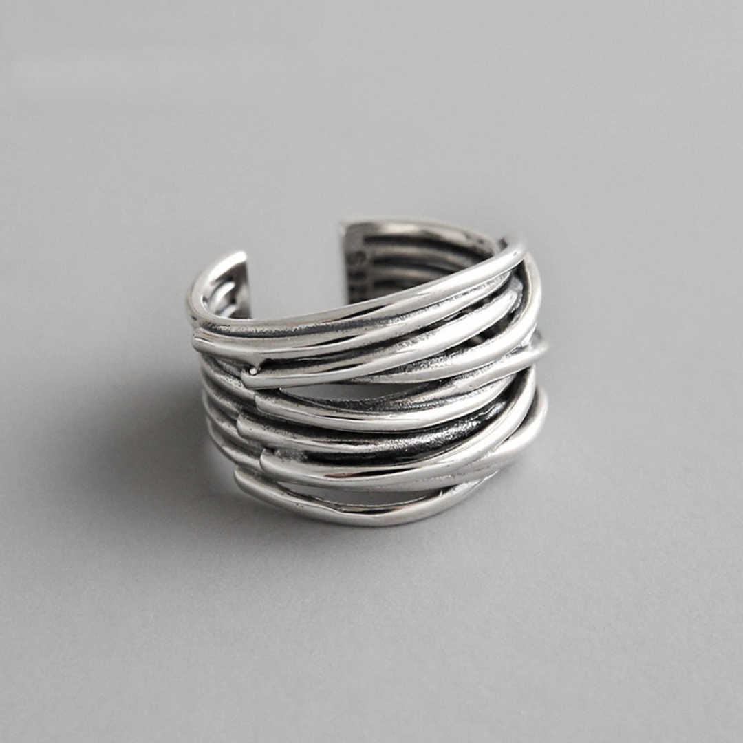 Moderner Silber-Bandring