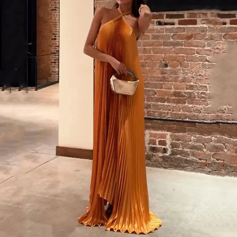 Hilma – Halsfreies Plissiertes Maxikleid