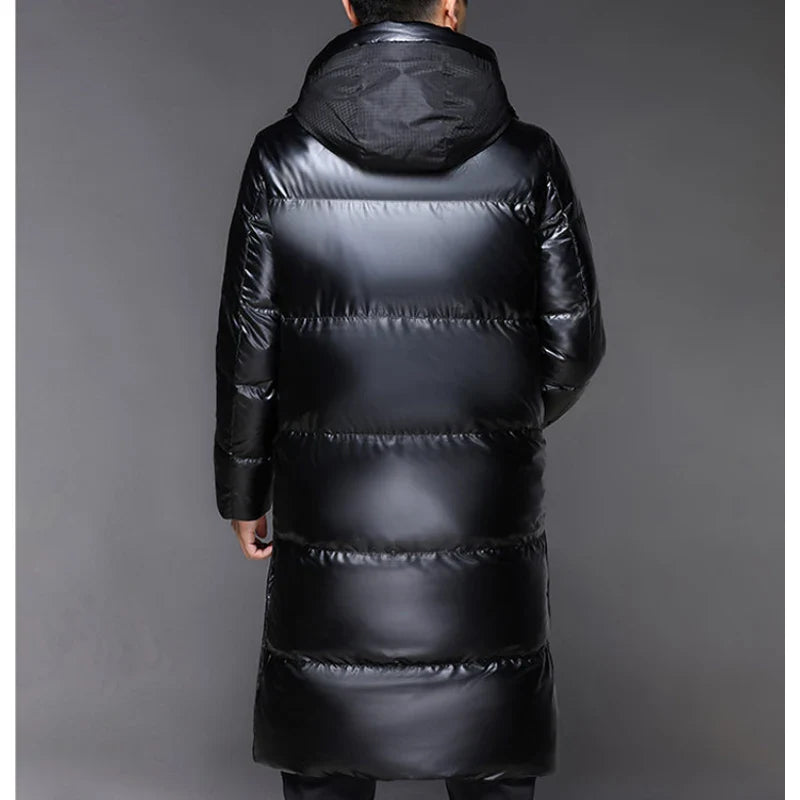 Schwarze Winter-Daunenjacke für Herren | mit Kapuze
