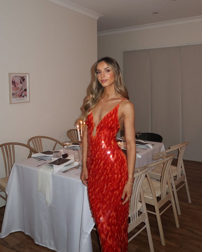 Hirena – Paillettenfigurbetontes Maxikleid