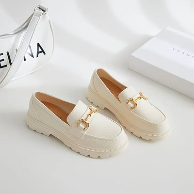Parlina – Klassischer Loafer mit Kette