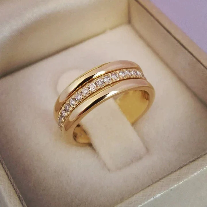 Vintage Ring mit eingesetztem Zirkonia