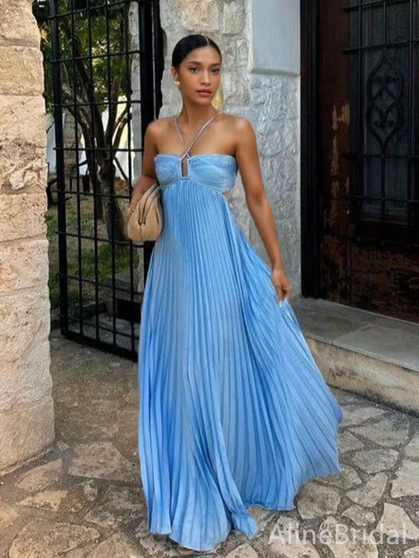 Hivienne – Plissiertes Träger-Maxikleid